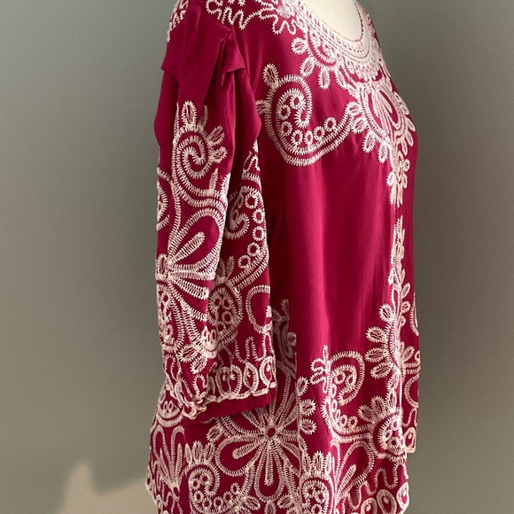 Solitaire Burgundy Embroidered Top. Sz XL NWT - Picture 3 of 5
